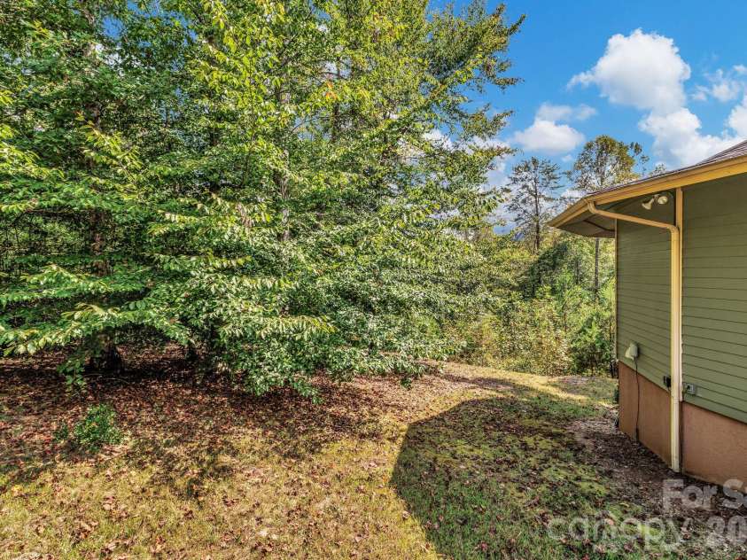939 Morgan Hill Road, Black Mountain, NC 28711.  MLS# CAR4297863, YatesRealty ID 10812. 