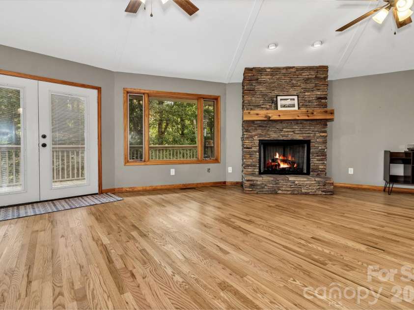 939 Morgan Hill Road, Black Mountain, NC 28711.  MLS# CAR4297863, YatesRealty ID 10812. 