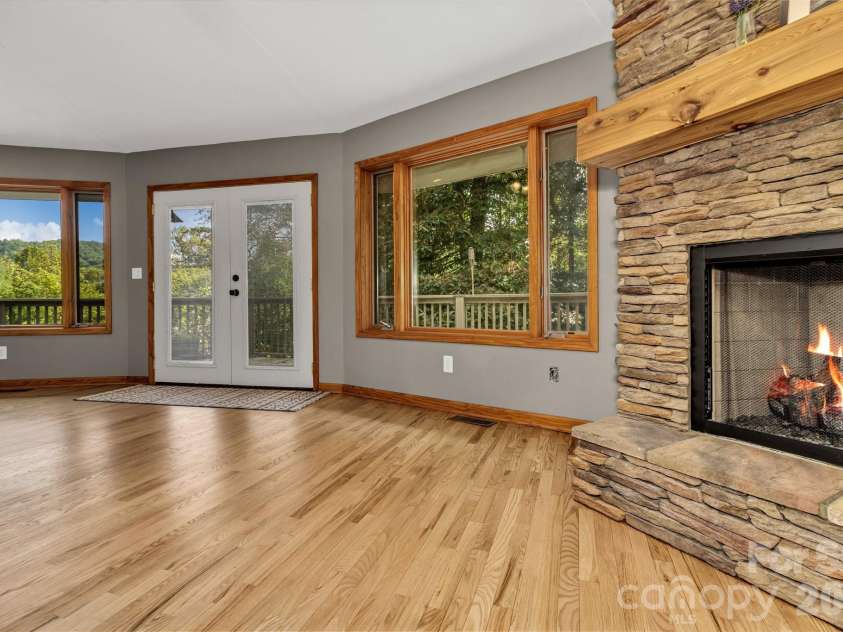 939 Morgan Hill Road, Black Mountain, NC 28711.  MLS# CAR4297863, YatesRealty ID 10812. 