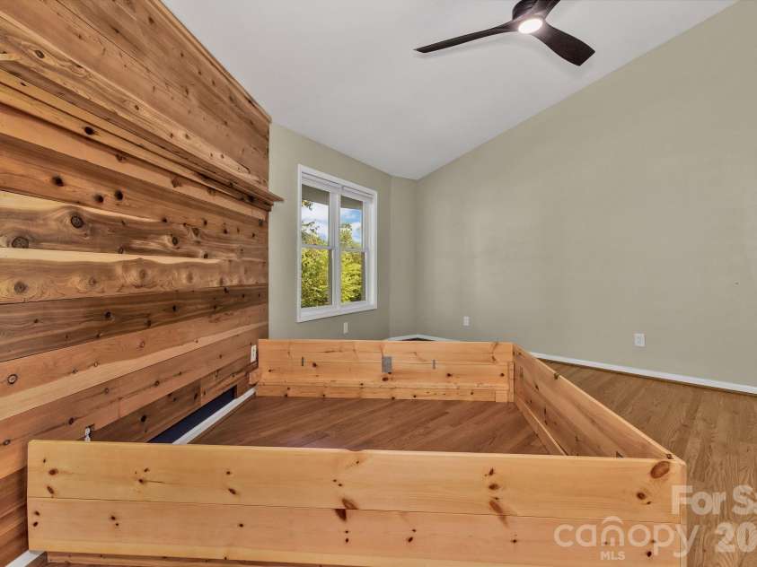 939 Morgan Hill Road, Black Mountain, NC 28711.  MLS# CAR4297863, YatesRealty ID 10812. 