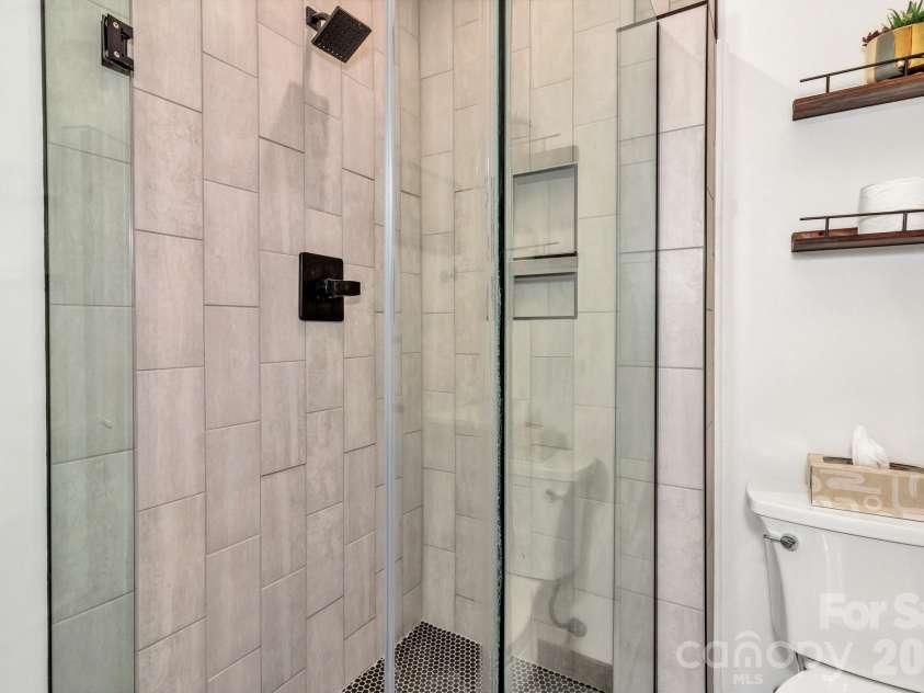 939 Morgan Hill Road, Black Mountain, NC 28711.  MLS# CAR4297863, YatesRealty ID 10812. 