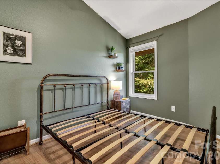 939 Morgan Hill Road, Black Mountain, NC 28711.  MLS# CAR4297863, YatesRealty ID 10812. 