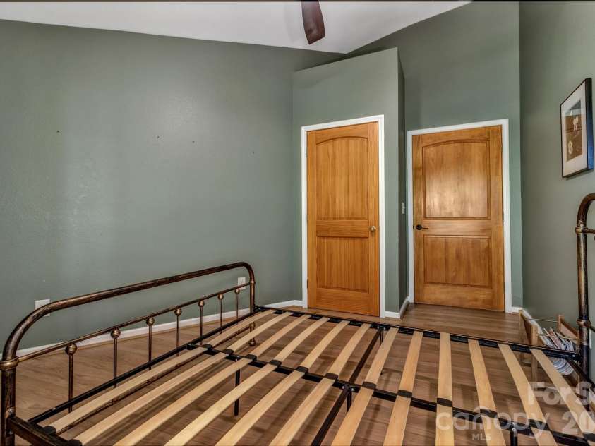 939 Morgan Hill Road, Black Mountain, NC 28711.  MLS# CAR4297863, YatesRealty ID 10812. 