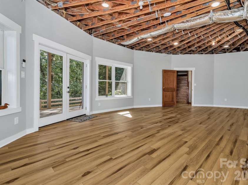 939 Morgan Hill Road, Black Mountain, NC 28711.  MLS# CAR4297863, YatesRealty ID 10812. 