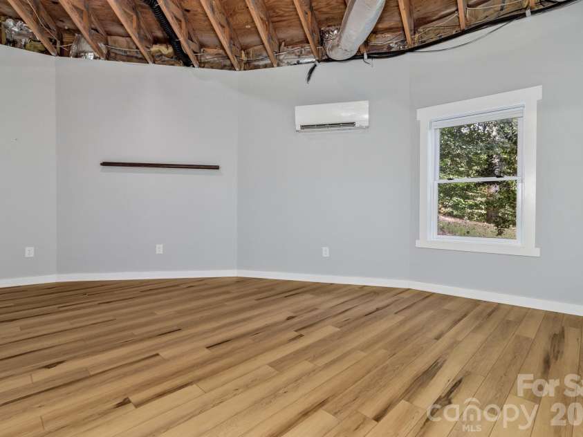 939 Morgan Hill Road, Black Mountain, NC 28711.  MLS# CAR4297863, YatesRealty ID 10812. 