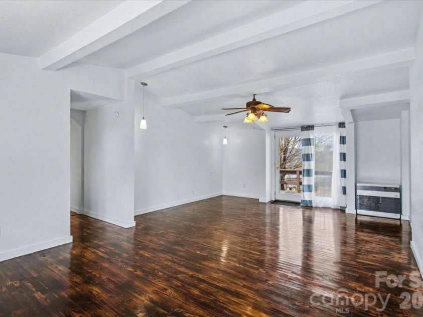 170 Styles Road, Burnsville, NC 28714.  MLS# CAR4350812, YatesRealty ID 10815. 