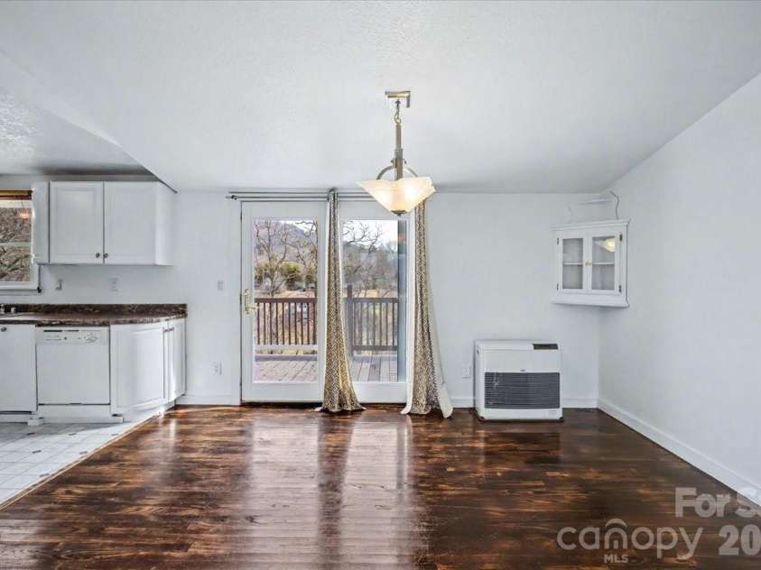 170 Styles Road, Burnsville, NC 28714.  MLS# CAR4350812, YatesRealty ID 10815. 