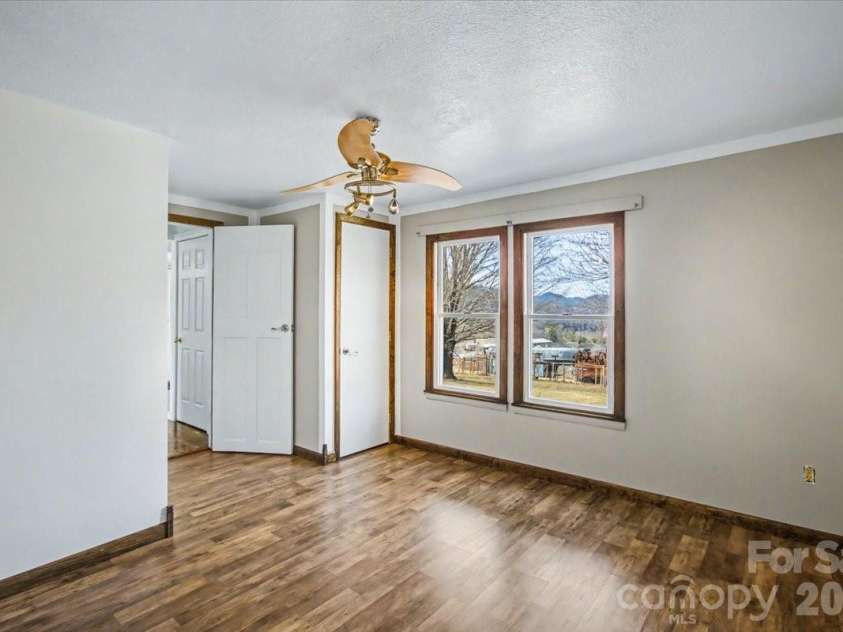 170 Styles Road, Burnsville, NC 28714.  MLS# CAR4350812, YatesRealty ID 10815. 