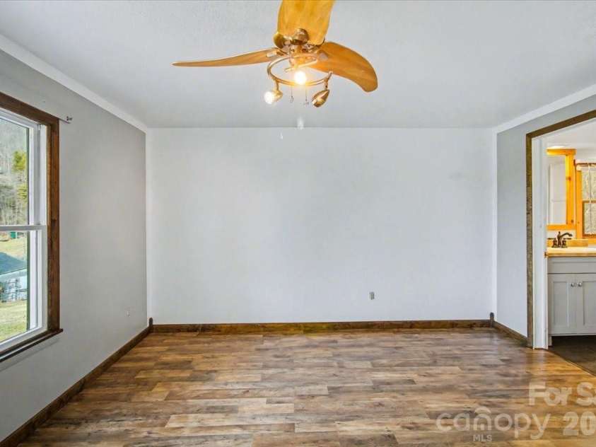 170 Styles Road, Burnsville, NC 28714.  MLS# CAR4350812, YatesRealty ID 10815. 