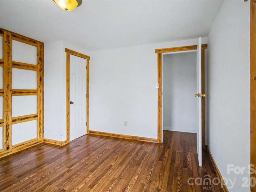 170 Styles Road, Burnsville, NC 28714.  MLS# CAR4350812, YatesRealty ID 10815. 
