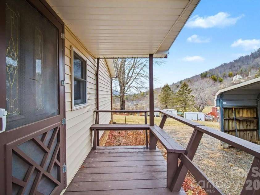 170 Styles Road, Burnsville, NC 28714.  MLS# CAR4350812, YatesRealty ID 10815. 