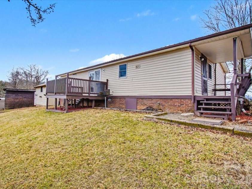 170 Styles Road, Burnsville, NC 28714.  MLS# CAR4350812, YatesRealty ID 10815. 