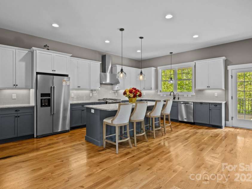 6743 Fox Ridge Circle, Davidson, NC 28036.  MLS# CAR4244041, YatesRealty ID 10816. 