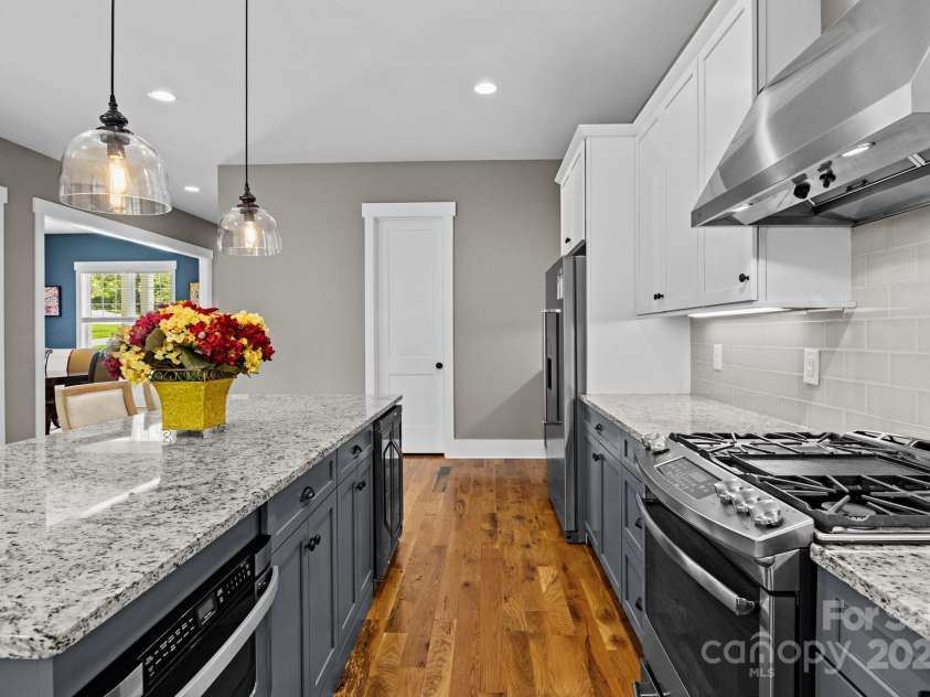 6743 Fox Ridge Circle, Davidson, NC 28036.  MLS# CAR4244041, YatesRealty ID 10816. 