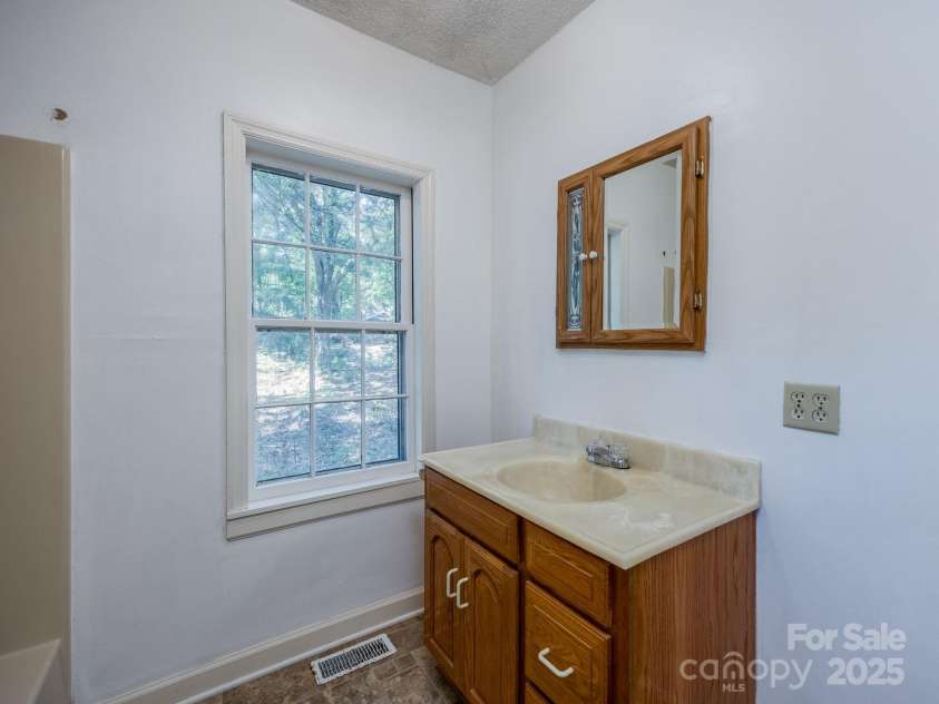 2086 Rion Road, Winnsboro, SC 29180.  MLS# CAR4309720, YatesRealty ID 10818. Primary Shared Bath