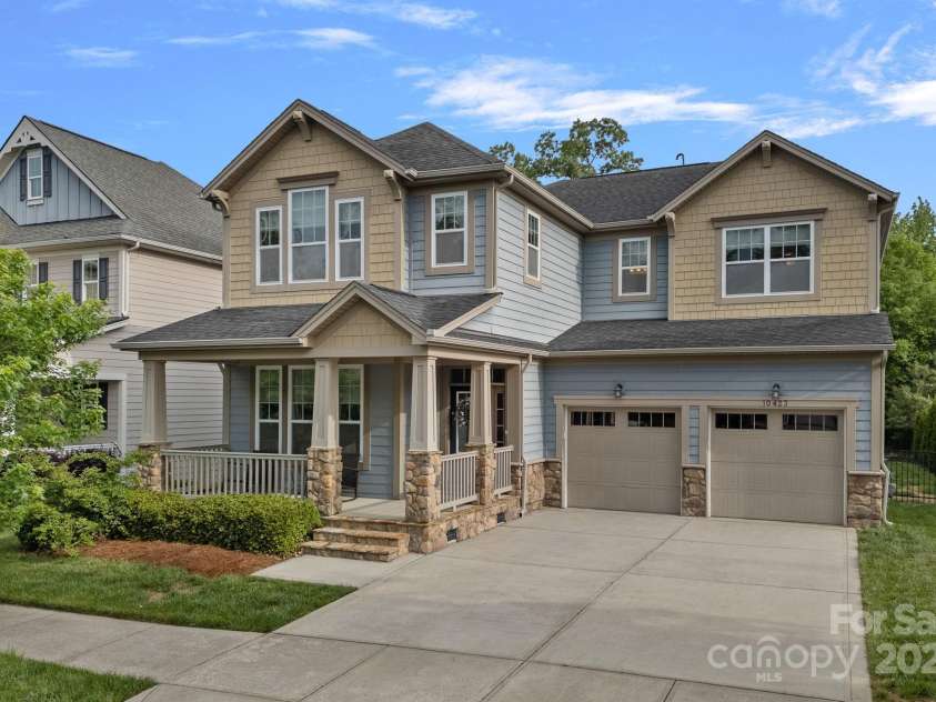 10423 Drake Hill Drive, Huntersville, NC 28078.  MLS# CAR4245339, YatesRealty ID 10819. 