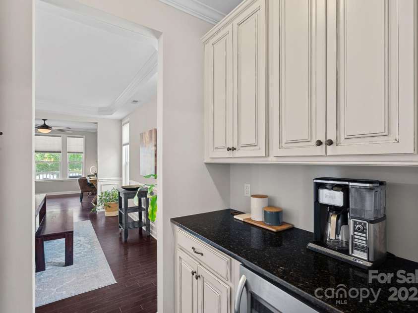 10423 Drake Hill Drive, Huntersville, NC 28078.  MLS# CAR4245339, YatesRealty ID 10819. 