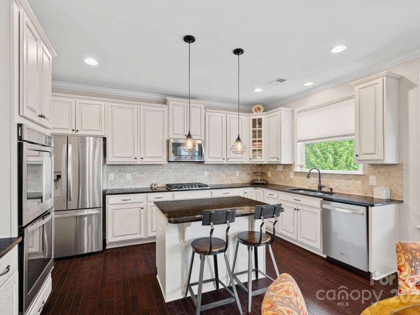 10423 Drake Hill Drive, Huntersville, NC 28078.  MLS# CAR4245339, YatesRealty ID 10819. 