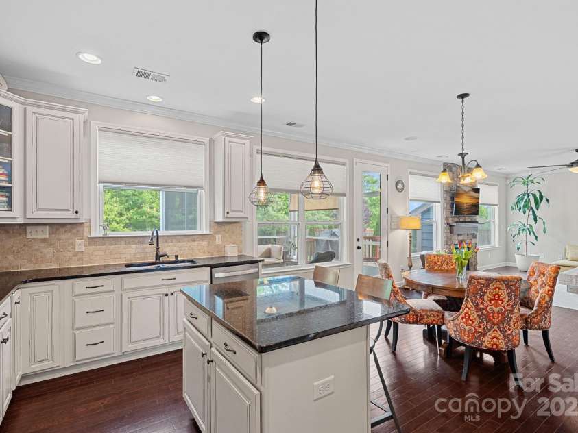 10423 Drake Hill Drive, Huntersville, NC 28078.  MLS# CAR4245339, YatesRealty ID 10819. 