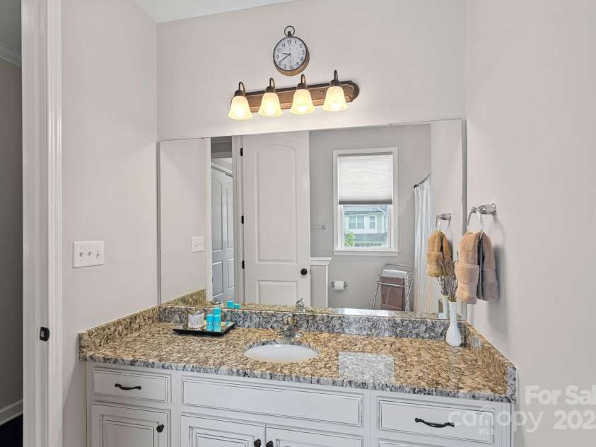 10423 Drake Hill Drive, Huntersville, NC 28078.  MLS# CAR4245339, YatesRealty ID 10819. 