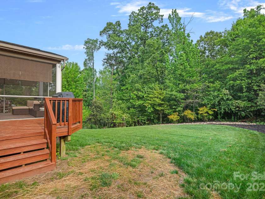 10423 Drake Hill Drive, Huntersville, NC 28078.  MLS# CAR4245339, YatesRealty ID 10819. 