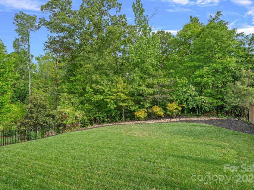 10423 Drake Hill Drive, Huntersville, NC 28078.  MLS# CAR4245339, YatesRealty ID 10819. 