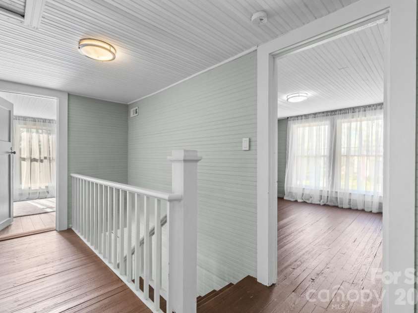 291 Mccrary Place, Lenoir, NC 28645.  MLS# CAR4359008, YatesRealty ID 10819. 