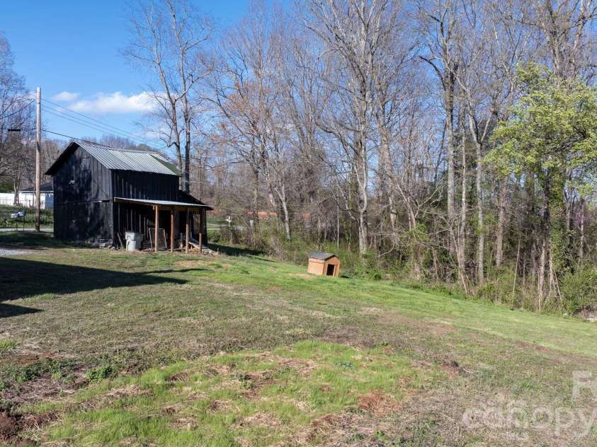 291 Mccrary Place, Lenoir, NC 28645.  MLS# CAR4359008, YatesRealty ID 10819. 