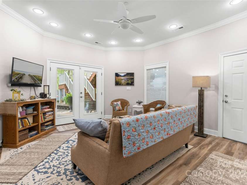 1201 Sunset Lane, Anderson, SC 29626.  MLS# CAR4224408, YatesRealty ID 1082. Additional living room