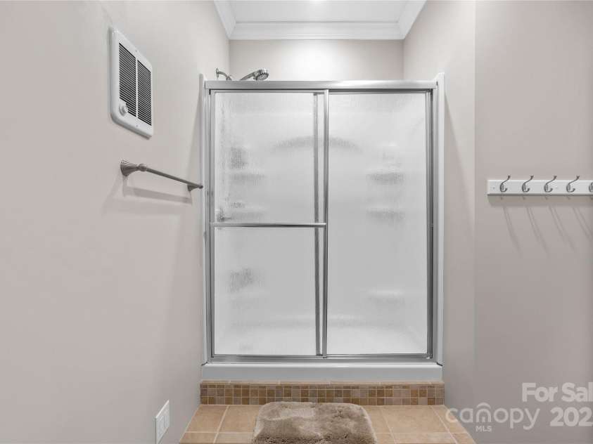 1201 Sunset Lane, Anderson, SC 29626.  MLS# CAR4224408, YatesRealty ID 1082. Bathroom 3