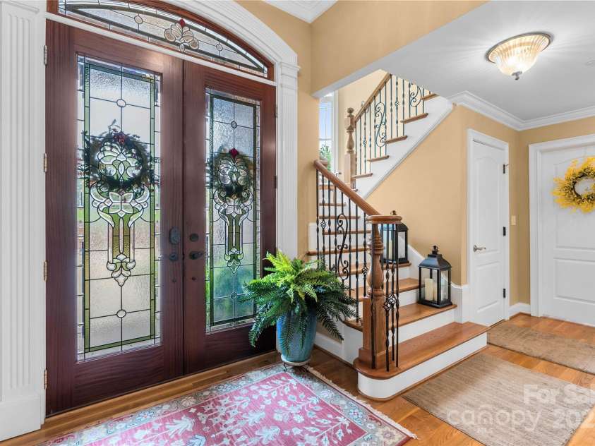 1201 Sunset Lane, Anderson, SC 29626.  MLS# CAR4224408, YatesRealty ID 1082. Grand foyer