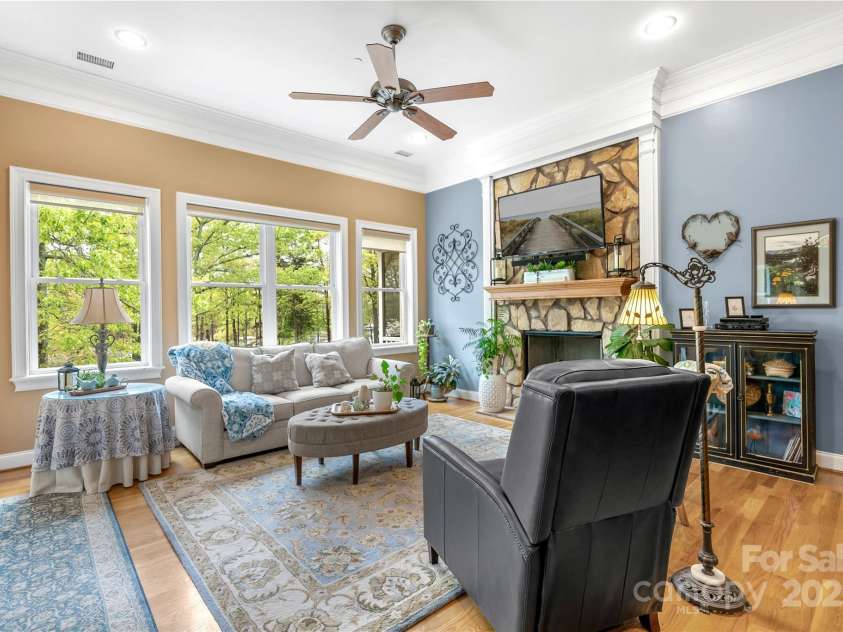 1201 Sunset Lane, Anderson, SC 29626.  MLS# CAR4224408, YatesRealty ID 1082. Light and serene