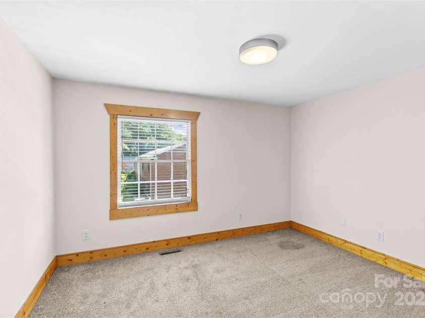 634 Chipley Avenue, Charlotte, NC 28205.  MLS# CAR4328049, YatesRealty ID 1082. Primary Bedroom