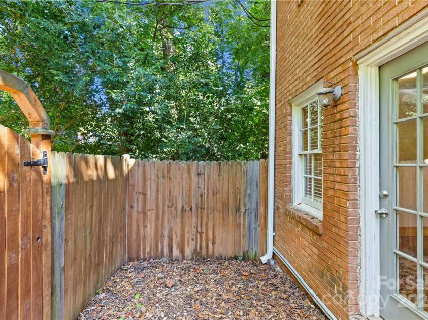634 Chipley Avenue, Charlotte, NC 28205.  MLS# CAR4328049, YatesRealty ID 1082. Rear Patio