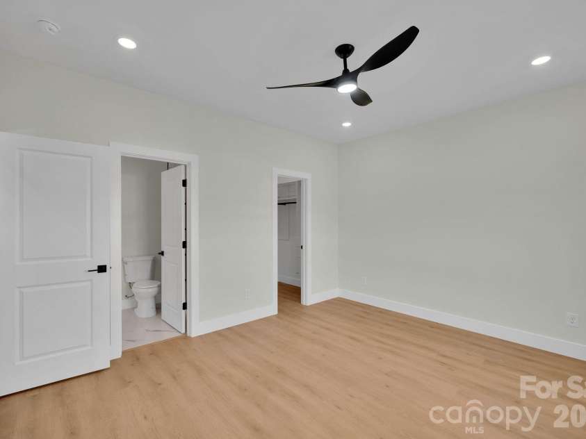 1709 College Plaza, Rock Hill, SC 29730.  MLS# CAR4337314, YatesRealty ID 10820. 