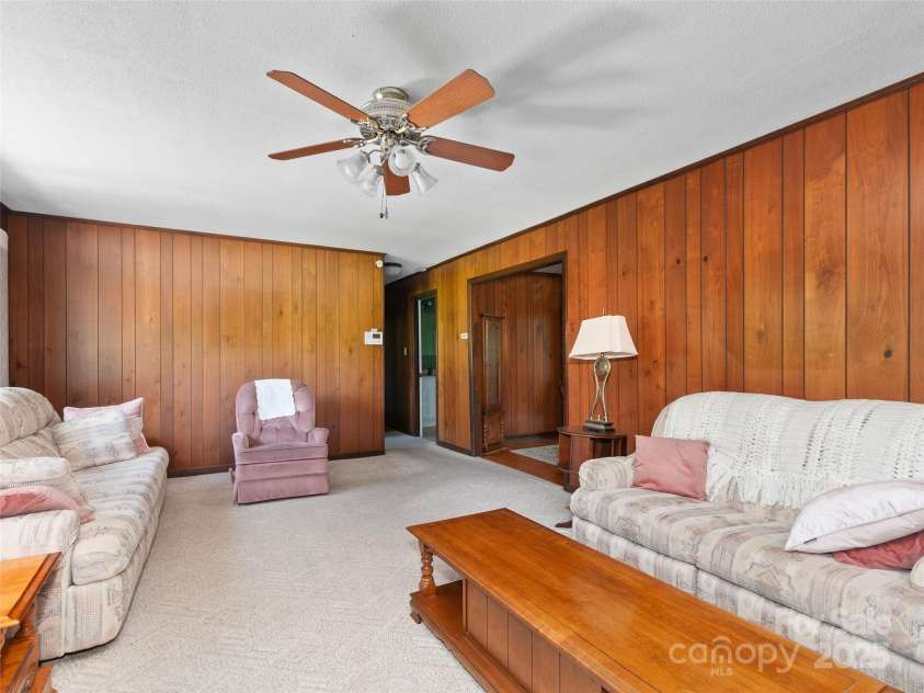 167 Panorama Drive, Franklin, NC 28734.  MLS# CAR4267910, YatesRealty ID 10823. 