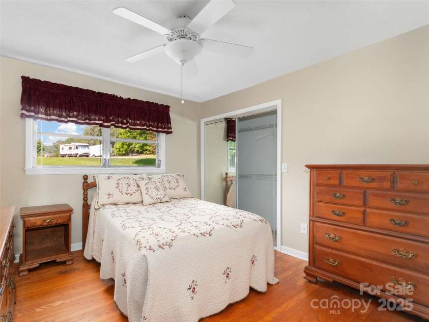 167 Panorama Drive, Franklin, NC 28734.  MLS# CAR4267910, YatesRealty ID 10823. 