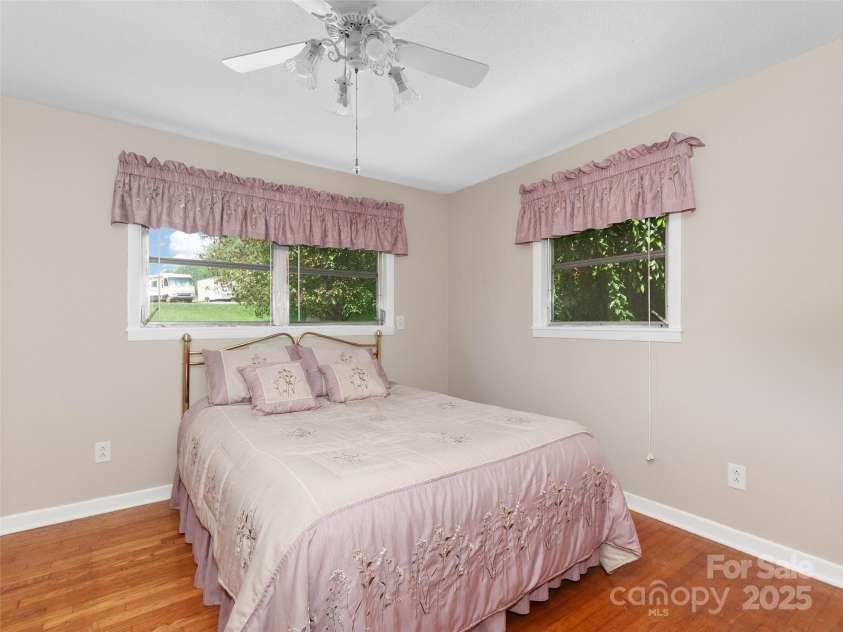 167 Panorama Drive, Franklin, NC 28734.  MLS# CAR4267910, YatesRealty ID 10823. 