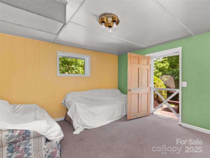 167 Panorama Drive, Franklin, NC 28734.  MLS# CAR4267910, YatesRealty ID 10823. 