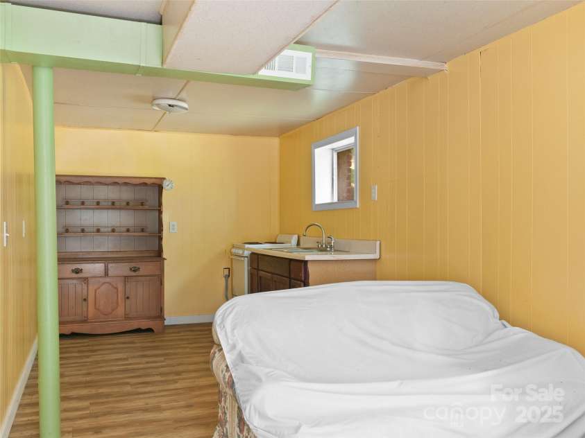 167 Panorama Drive, Franklin, NC 28734.  MLS# CAR4267910, YatesRealty ID 10823. 