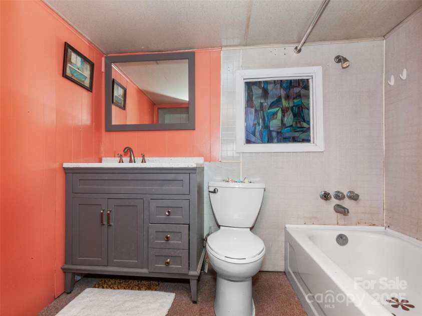 167 Panorama Drive, Franklin, NC 28734.  MLS# CAR4267910, YatesRealty ID 10823. 