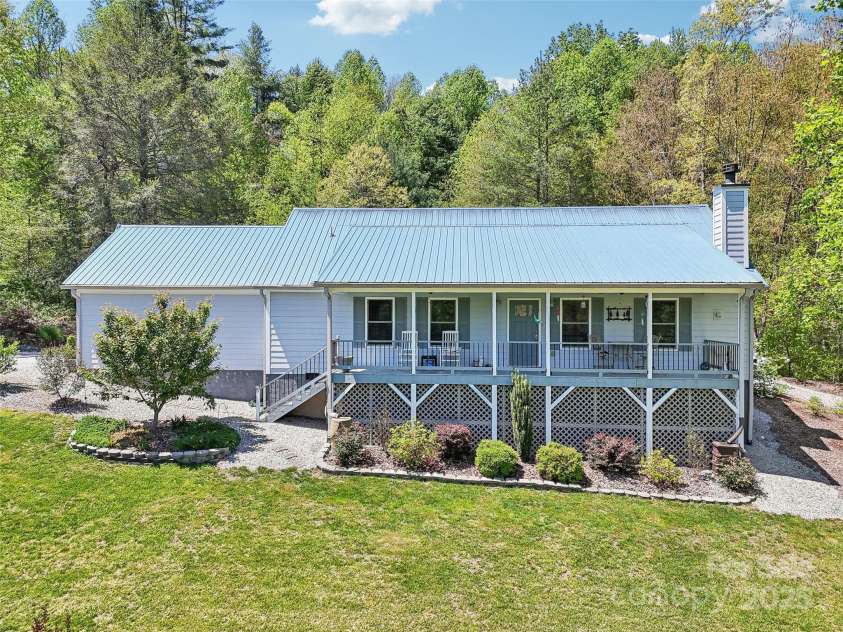 603 Oleta Road, Hendersonville, NC 28792.  MLS# CAR4252502, YatesRealty ID 10823. 