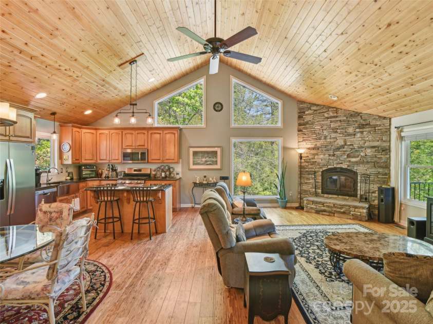 603 Oleta Road, Hendersonville, NC 28792.  MLS# CAR4252502, YatesRealty ID 10823. 