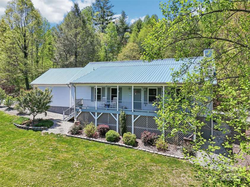 603 Oleta Road, Hendersonville, NC 28792.  MLS# CAR4252502, YatesRealty ID 10823. 