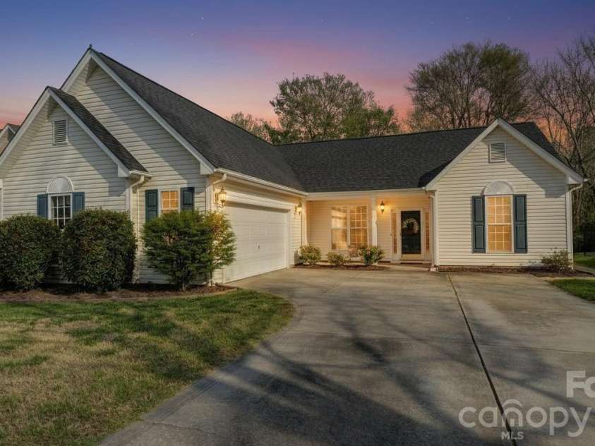 8423 Meadowcreek Village Drive, Locust, NC 28097.  MLS# CAR4364705, YatesRealty ID 10825. 