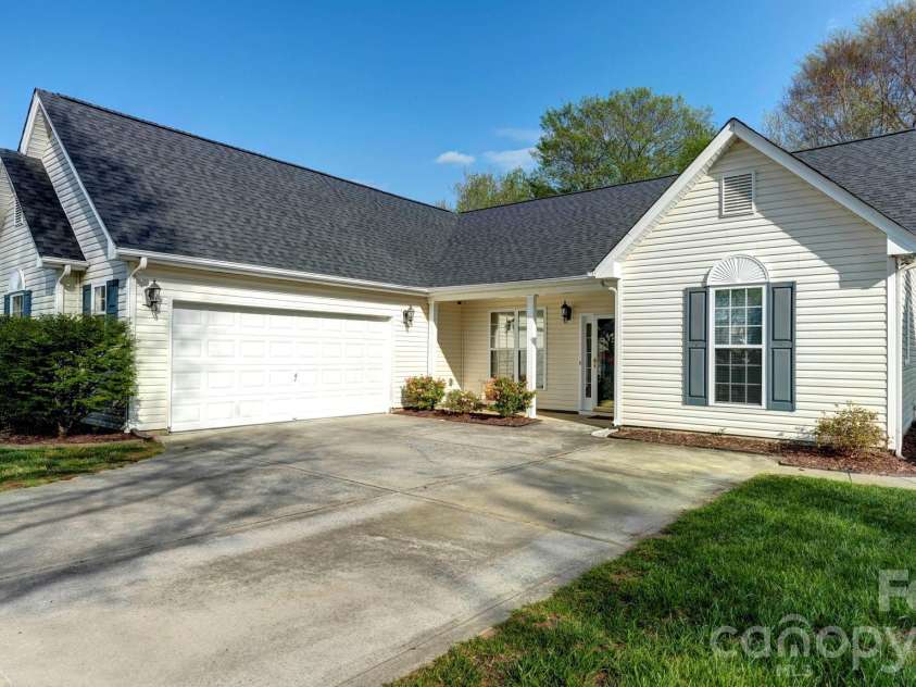 8423 Meadowcreek Village Drive, Locust, NC 28097.  MLS# CAR4364705, YatesRealty ID 10825. 