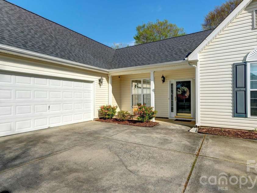 8423 Meadowcreek Village Drive, Locust, NC 28097.  MLS# CAR4364705, YatesRealty ID 10825. 