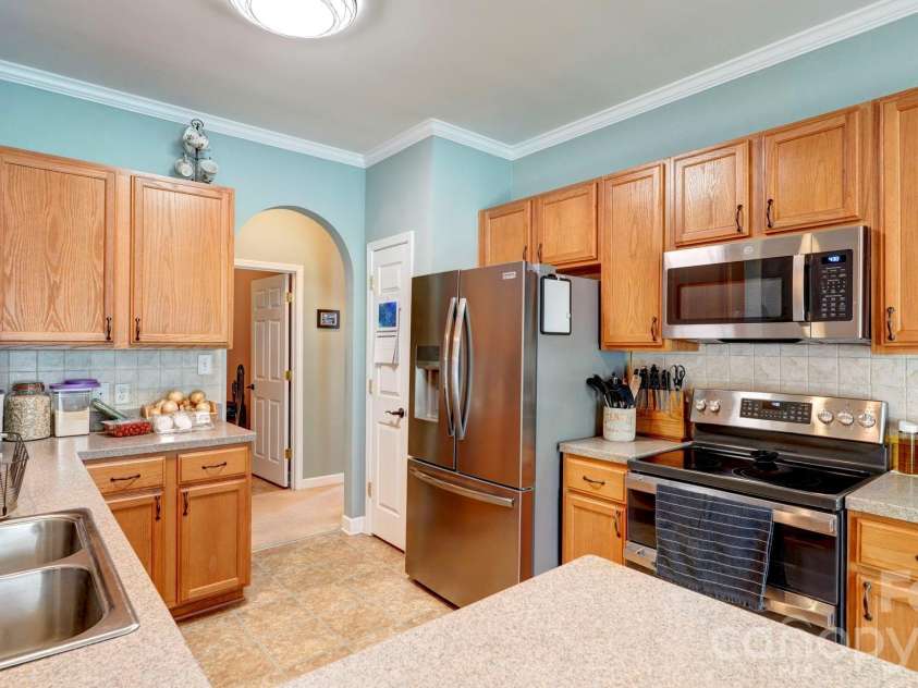 8423 Meadowcreek Village Drive, Locust, NC 28097.  MLS# CAR4364705, YatesRealty ID 10825. 