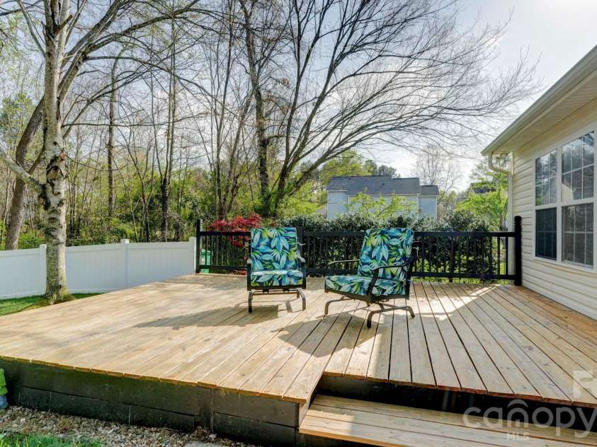 8423 Meadowcreek Village Drive, Locust, NC 28097.  MLS# CAR4364705, YatesRealty ID 10825. 