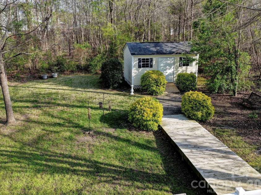8423 Meadowcreek Village Drive, Locust, NC 28097.  MLS# CAR4364705, YatesRealty ID 10825. 